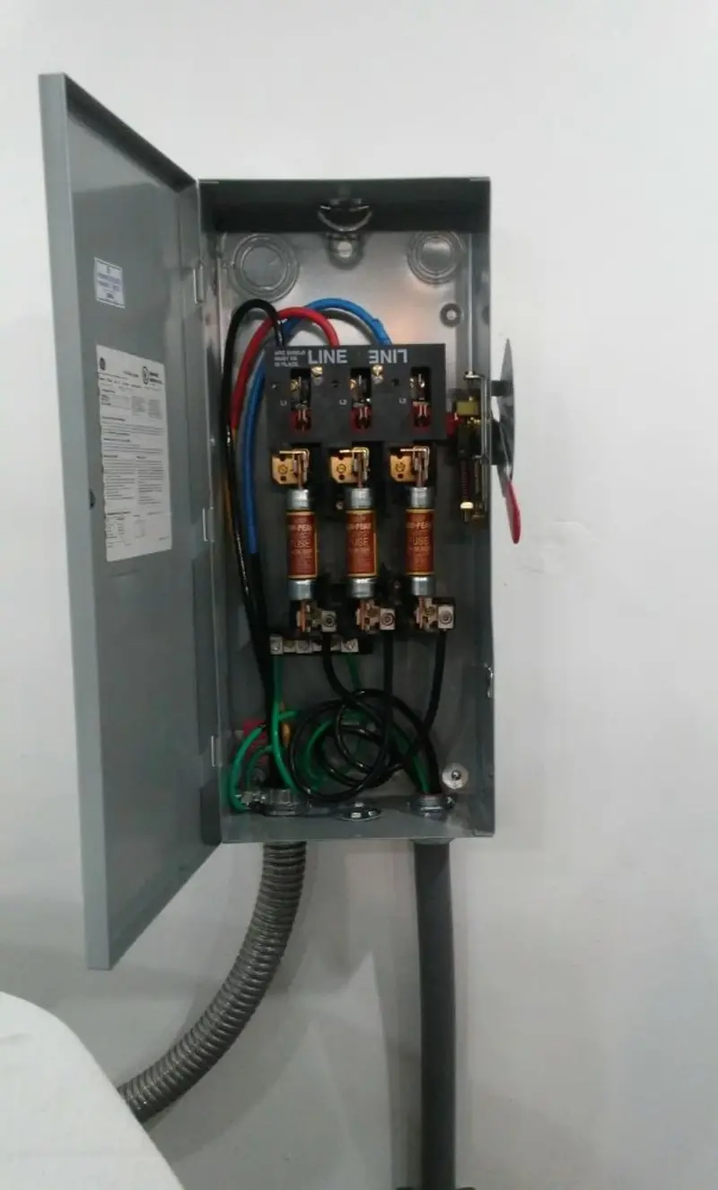 Three-phase disconnect switch installed for Electrical Wiring & Rewiring in Kenedy